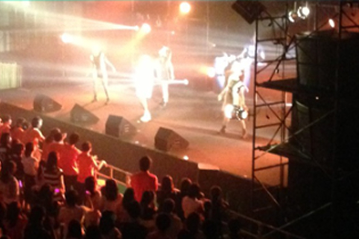 ライブステージ